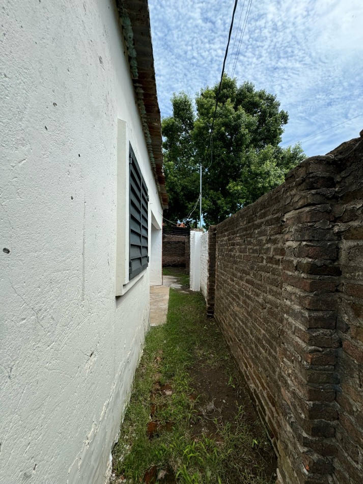 CASA EN ESQUINA A PASOS DE RICHIERI APTA A CREDITO HIPOTECARIO