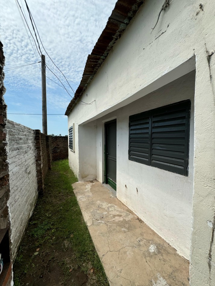 CASA EN ESQUINA A PASOS DE RICHIERI APTA A CREDITO HIPOTECARIO