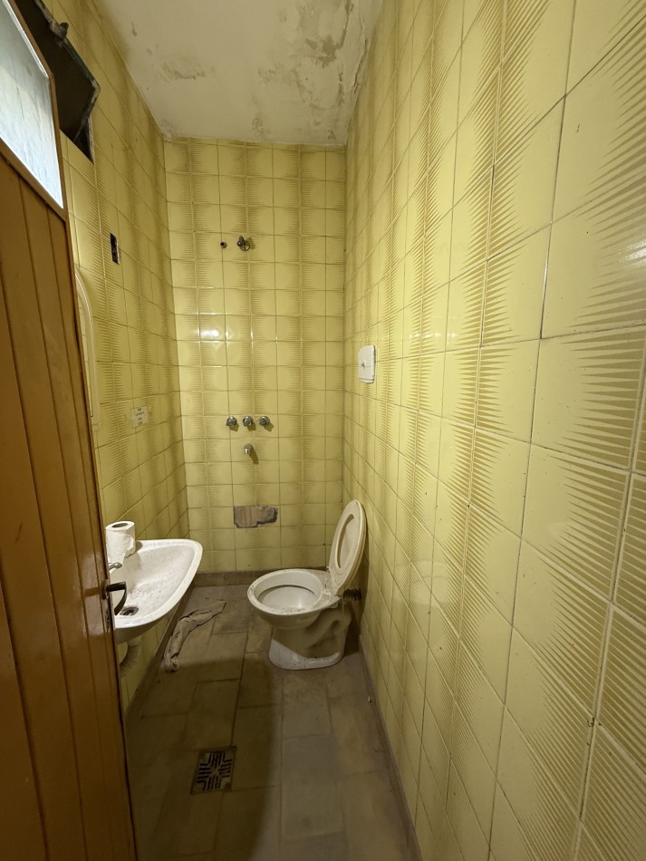 GALPON CON OFICINA Y BAÑO ZONA CENTRO