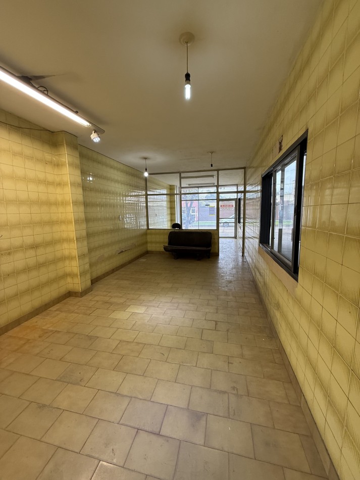 GALPON CON OFICINA Y BAÑO ZONA CENTRO