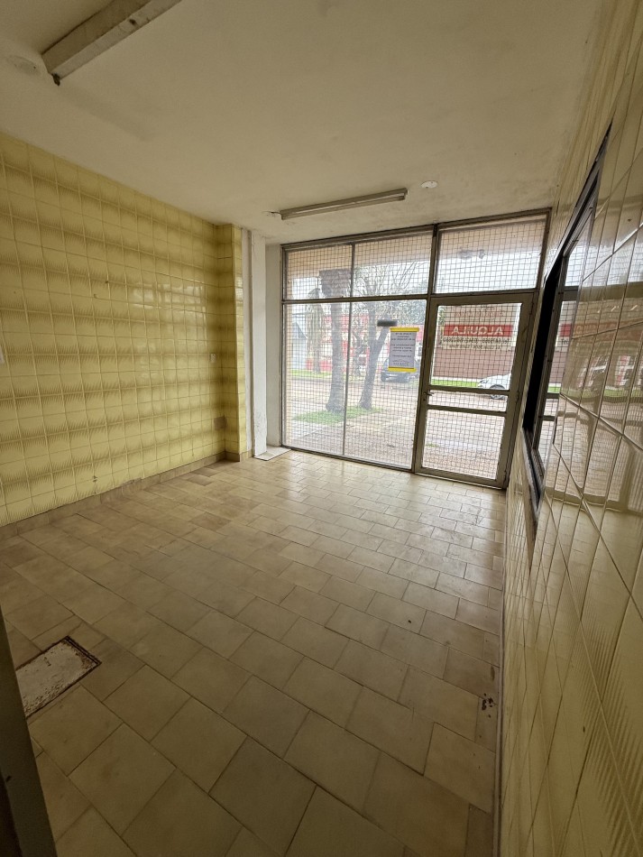 GALPON CON OFICINA Y BAÑO ZONA CENTRO