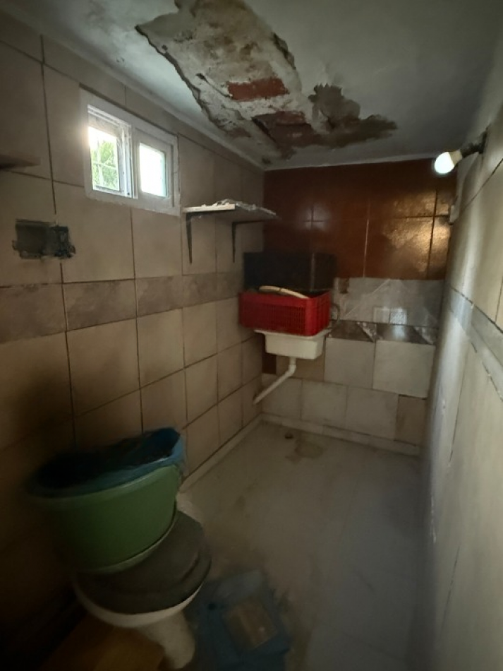 CASA CON AMPLIO TERRENO Y COCHERA DOBLE APTA A CREDITO HIPOTECARIO