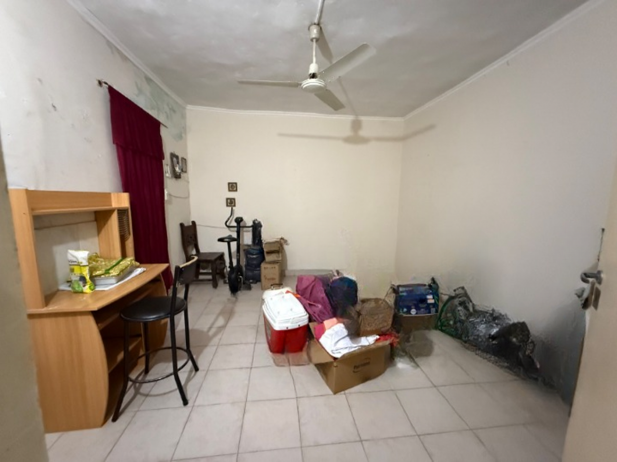 CASA CON AMPLIO TERRENO Y COCHERA DOBLE APTA A CREDITO HIPOTECARIO