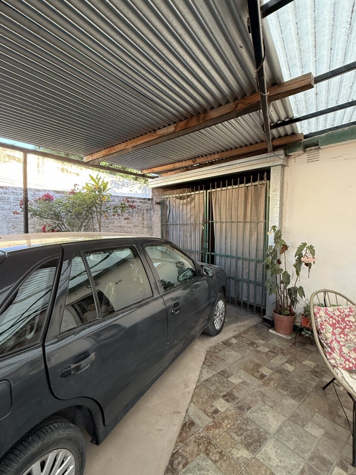 CASA CON AMPLIO TERRENO Y COCHERA DOBLE APTA A CREDITO HIPOTECARIO