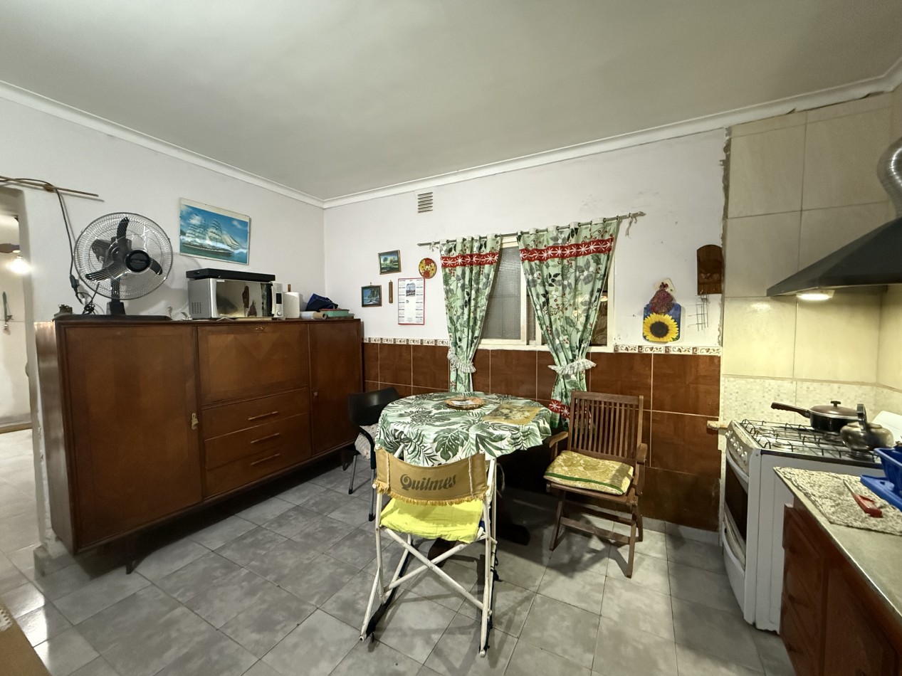 CASA CON AMPLIO TERRENO Y COCHERA DOBLE APTA A CREDITO HIPOTECARIO