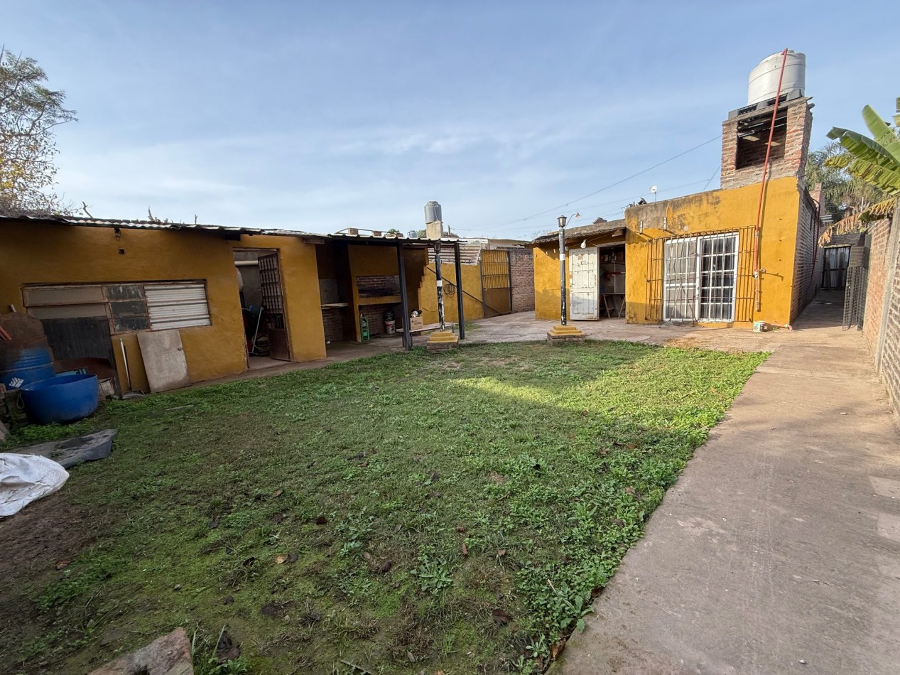 CASA CON FONDO DE COMERCIO DESPENSA