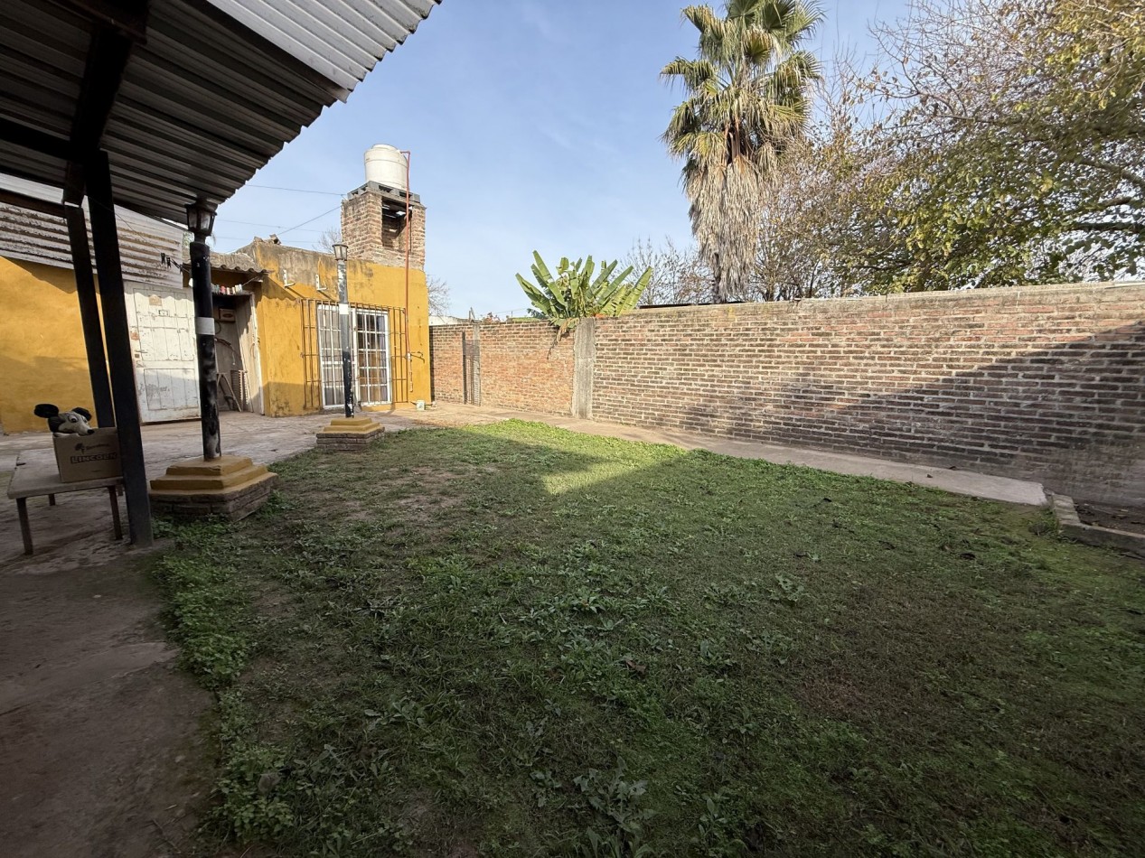CASA CON FONDO DE COMERCIO DESPENSA