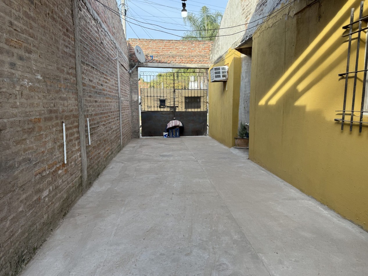 CASA CON FONDO DE COMERCIO DESPENSA