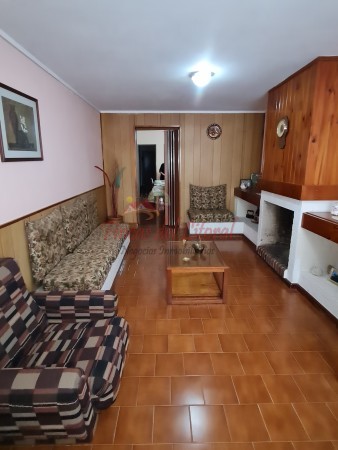 CASA 3 DORMITORIOS C/ AMPLIO TERRENO