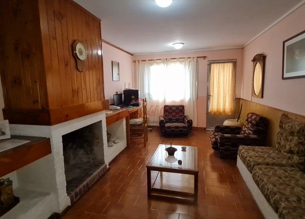 CASA 3 DORMITORIOS C/ AMPLIO TERRENO
